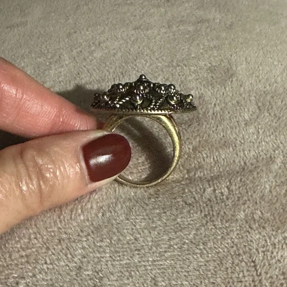 2 Goldtone Costume Rings - Indian inspired and Turquoise detailed sizes 6 & 8 - Picture 6 of 8